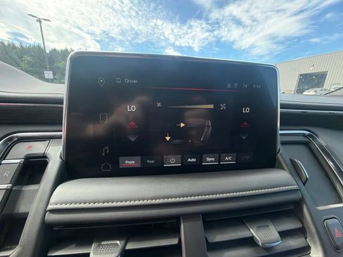 Used 2024 GMC Yukon SLT AWD/4WD image 40