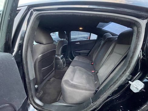 Used 2018 Dodge Charger SXT image 24