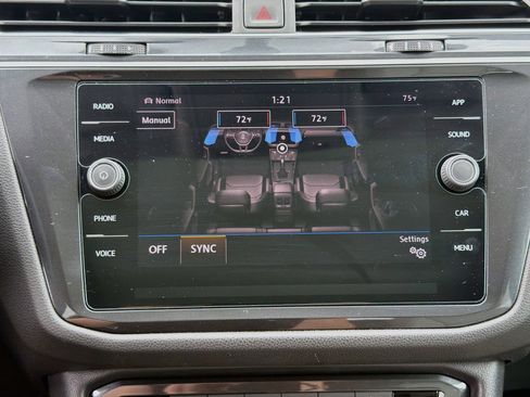 Used 2019 Volkswagen Tiguan SE w/ Panoramic Sunroof Package AWD/4WD image 32