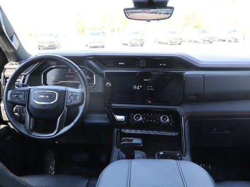 Used 2025 GMC Sierra 1500 AT4 w/ AT4 Premium Package AWD/4WD image 27