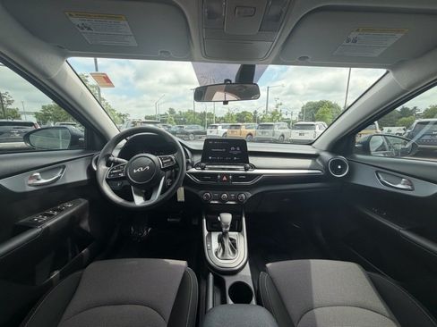 Used 2023 Kia Forte LXS FWD image 6