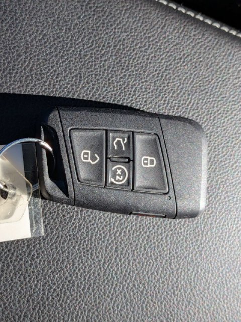 Certified 2025 Volkswagen Jetta SEL FWD image 30