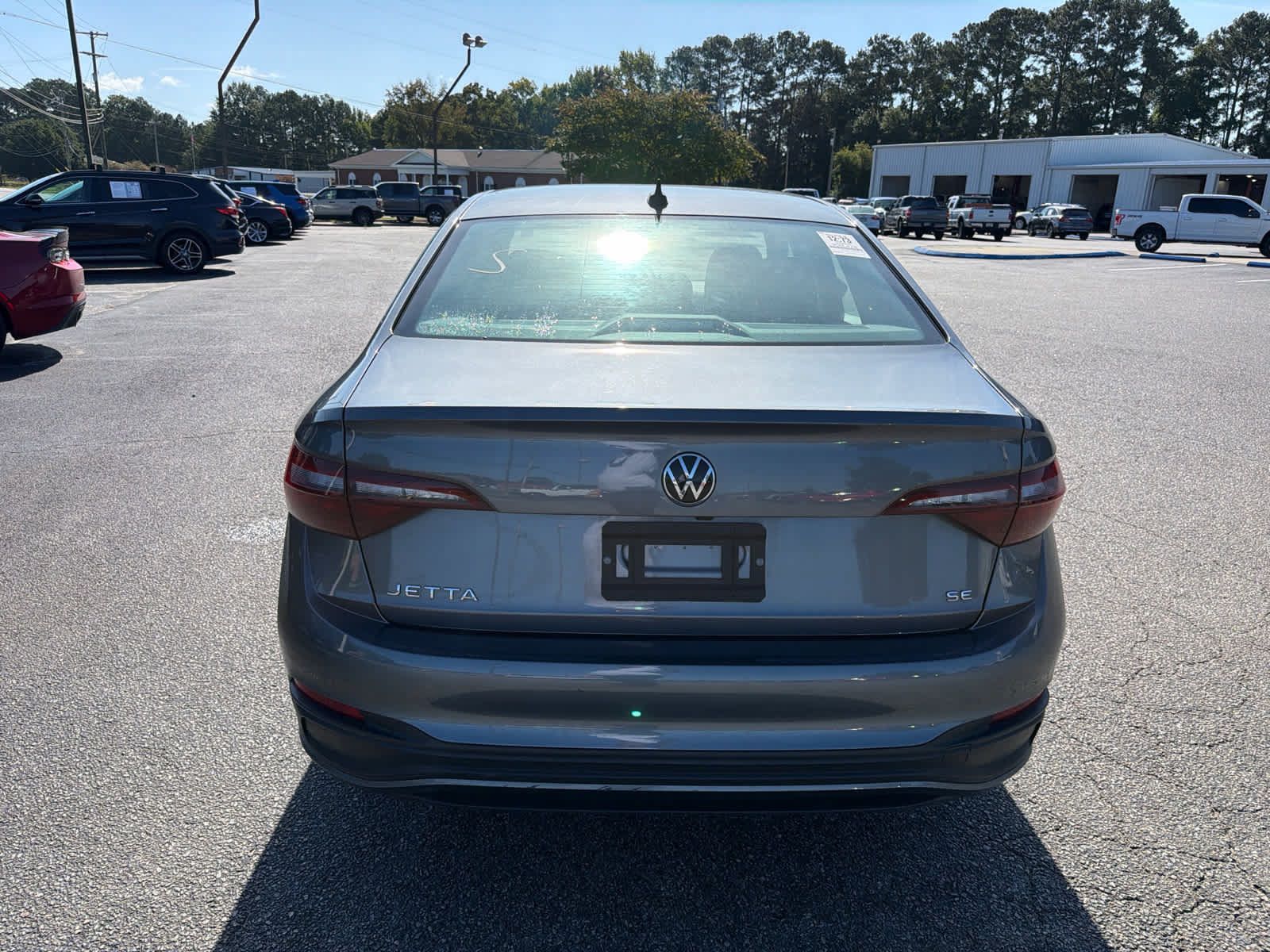 Used 2024 Volkswagen Jetta SE FWD image 4