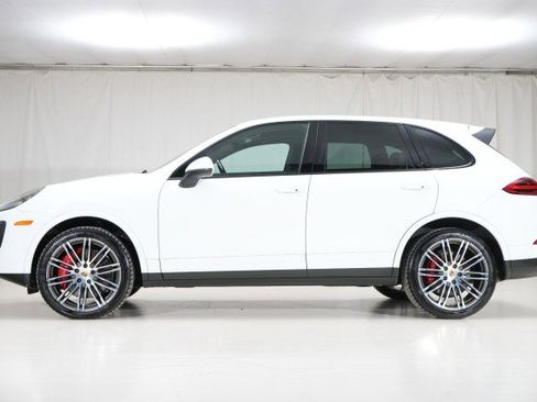 Used 2017 Porsche Cayenne Turbo AWD image 3