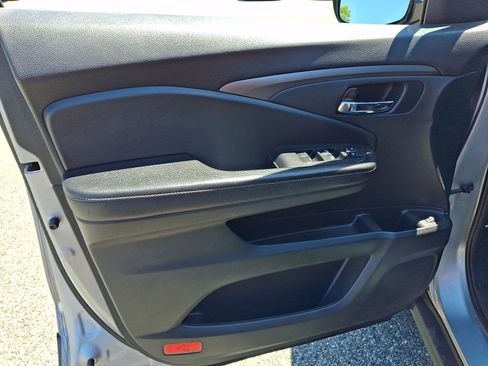 Used 2019 Honda Ridgeline Sport image 12