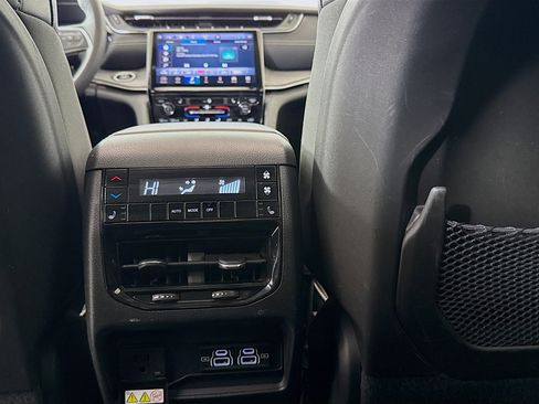 Used 2023 Jeep Grand Cherokee L Limited image 26
