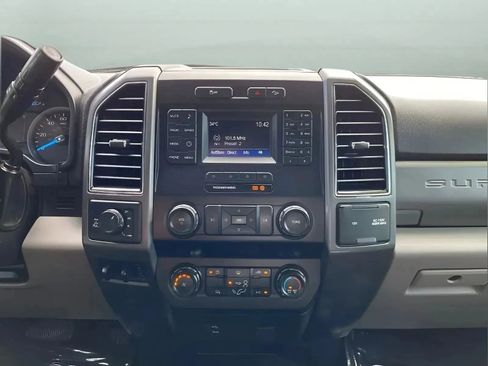 Used 2019 Ford F350 XLT w/ FX4 Off-Road Package AWD/4WD image 19