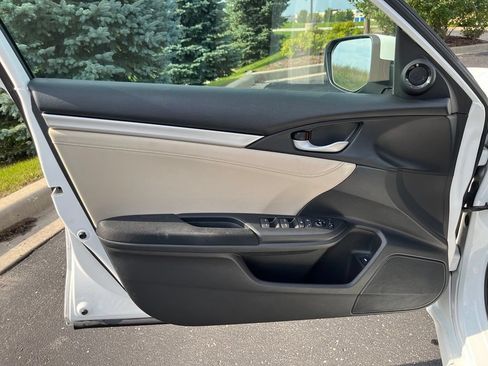 Used 2016 Honda Civic EX image 9