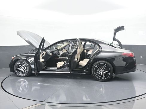 Used 2025 Mercedes-Benz E 350 4MATIC Sedan image 78