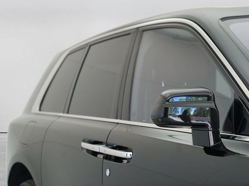 Certified 2020 Rolls-Royce Cullinan AWD/4WD image 4