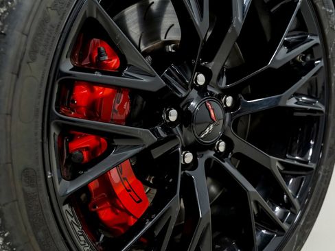 Used 2016 Chevrolet Corvette Z06 w/ 3LZ Preferred Equipment Group image 28