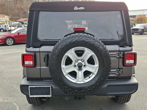 Used 2021 Jeep Wrangler Unlimited Sport image 7