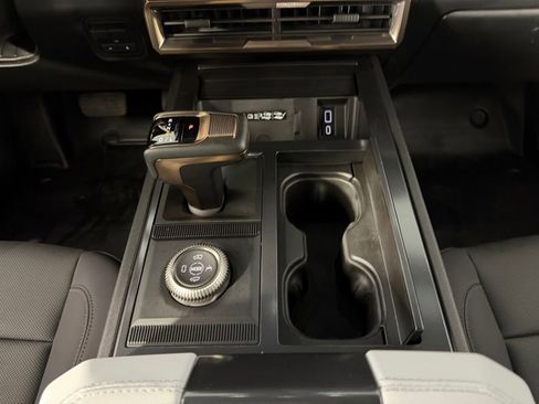 Used 2025 GMC Hummer EV 2X AWD/4WD image 17