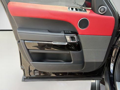 Used 2022 Land Rover Range Rover Sport HST image 22