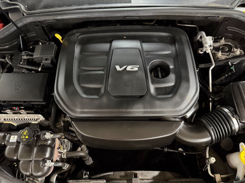 Used 2018 Jeep Grand Cherokee Altitude AWD/4WD image 41