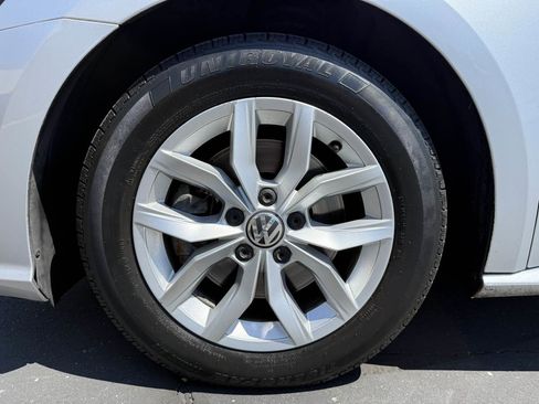 Used 2016 Volkswagen Passat 1.8T S FWD image 9