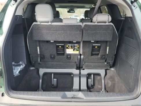 Used 2025 Toyota Sienna XLE image 6