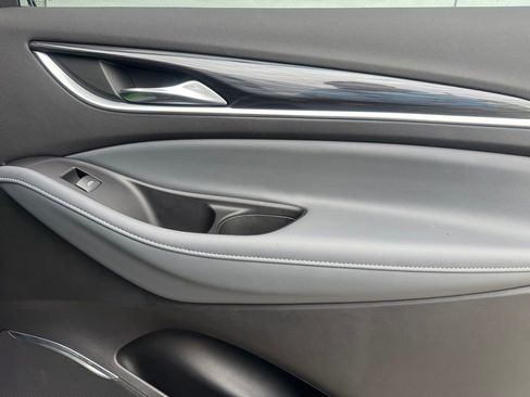 Used 2019 Buick Enclave Premium image 28