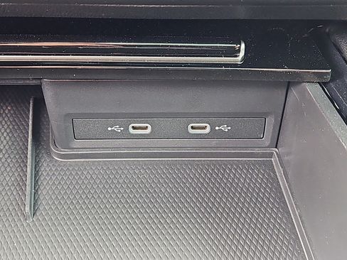 Certified 2025 Volkswagen Atlas SEL Premium R-Line image 13