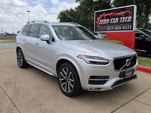 Used 2018 Volvo XC90 T6 Momentum w/ Convenience Package AWD/4WD image 6