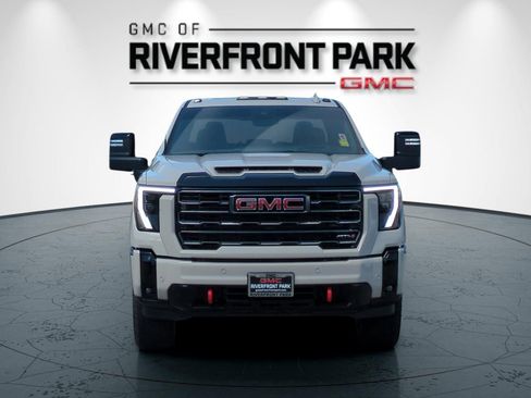 Used 2026 GMC Sierra 2500 AT4 w/ AT4 Premium Plus Package AWD/4WD image 8