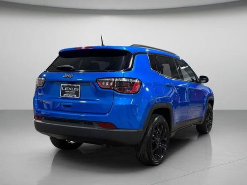 Used 2025 Jeep Compass Latitude w/ Altitude Special Edition AWD/4WD image 5
