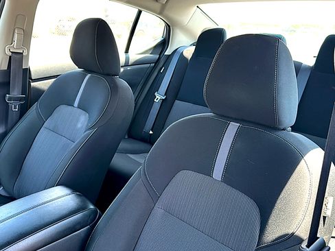 Used 2025 Nissan Sentra SV FWD image 14