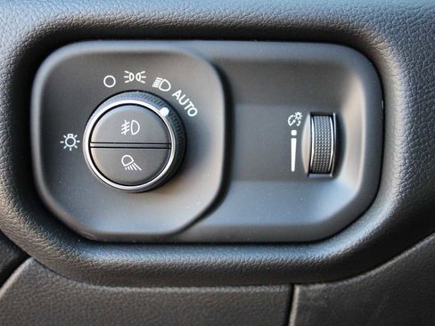 New 2025 RAM 2500 Big Horn AWD/4WD image 35