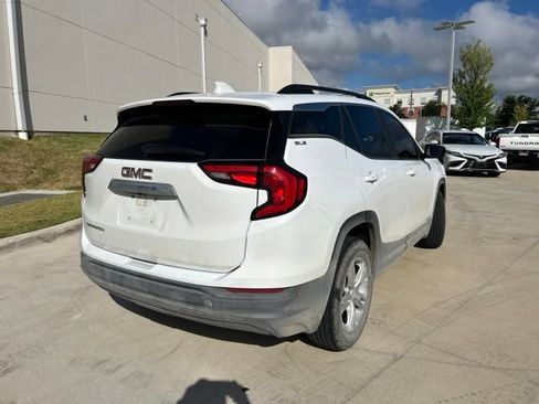 Used 2021 GMC Terrain SLE w/ Driver Convenience Package FWD image 3