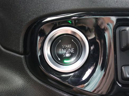 Used 2025 GMC Sierra 1500 SLT AWD/4WD image 12