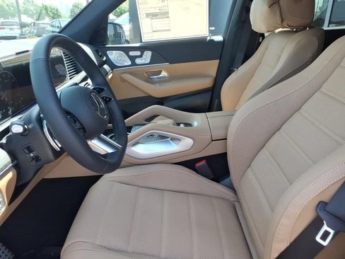 New 2026 Mercedes-Benz GLS 580 4MATIC image 14