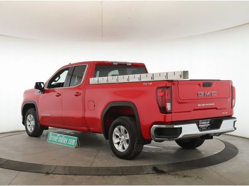 Used 2022 GMC Sierra 1500 SLE image 8