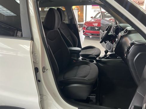 Used 2019 Kia Soul image 22