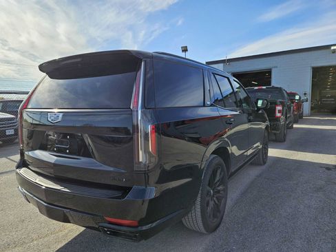 Used 2023 Cadillac Escalade Sport Platinum AWD/4WD image 3