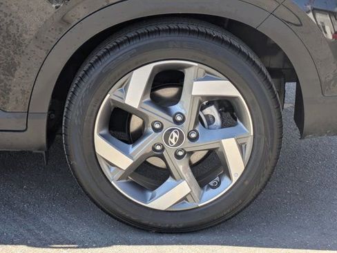Used 2025 Hyundai Venue SEL image 34