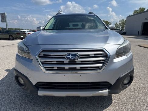 Used 2017 Subaru Outback 2.5i Limited image 3