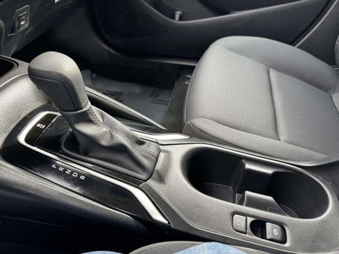 Used 2023 Toyota Corolla LE image 31