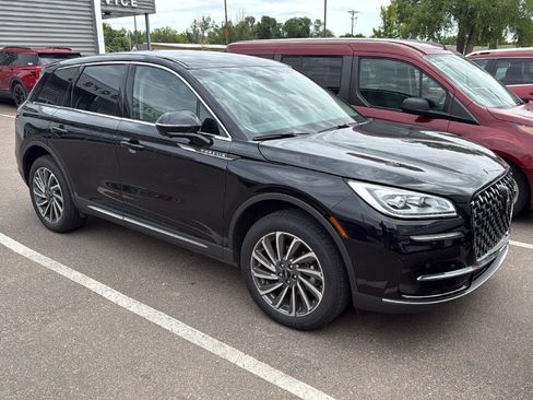 Used 2025 Lincoln Corsair Reserve AWD/4WD image 4