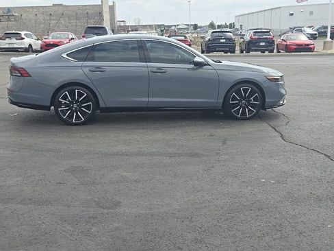 Used 2023 Honda Accord Touring image 8