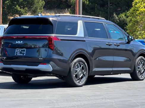 New 2026 Kia Carnival EX FWD image 4