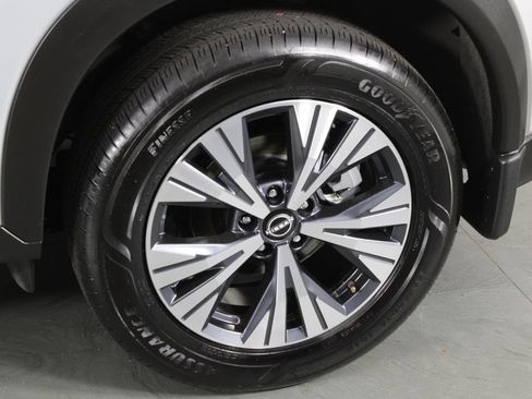 Certified 2023 Nissan Rogue SV FWD image 13