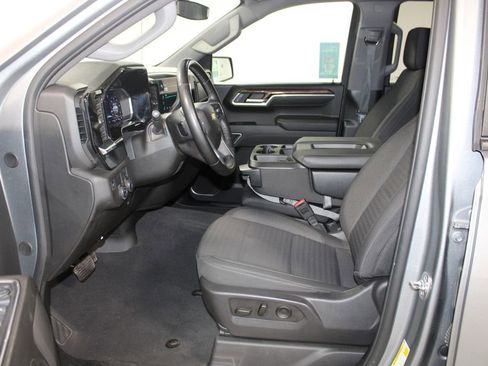 Used 2025 Chevrolet Silverado 1500 LT image 23