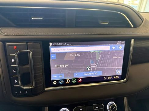 Used 2021 GMC Yukon Denali w/ Denali Premium Package AWD/4WD image 3