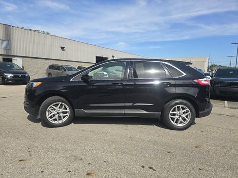 Used 2024 Ford Edge SEL AWD/4WD image 12