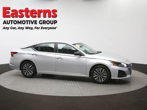 Used 2024 Nissan Altima 2.5 SV FWD image 46