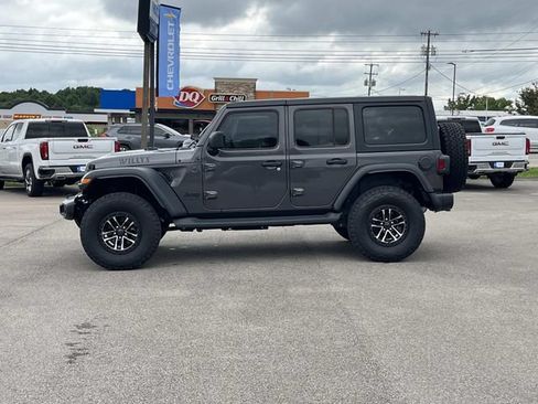 Used 2024 Jeep Wrangler Unlimited Sport AWD/4WD image 8