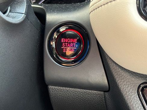 Used 2025 Honda HR-V EX-L image 17