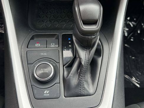 Used 2020 Toyota RAV4 XLE w/ Convenience Package AWD/4WD image 24