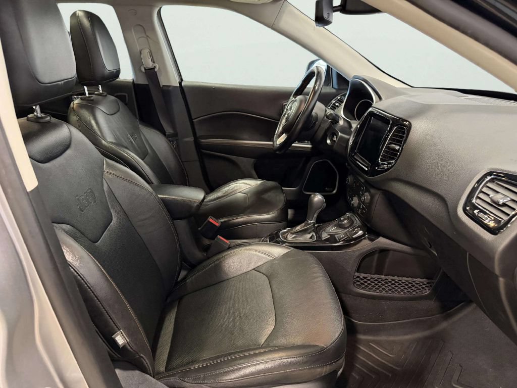 Used 2021 Jeep Compass Limited w/ Sun and Sound Group AWD/4WD image 26