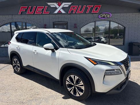 Used 2021 Nissan Rogue SV FWD image 2